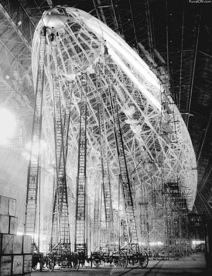 airship_construction_uss_macon.jpeg