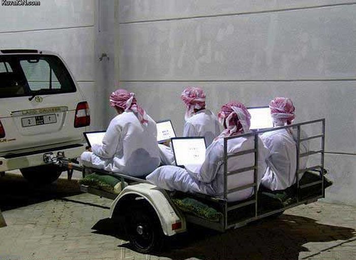 arab_mobile_helpdesk.jpg