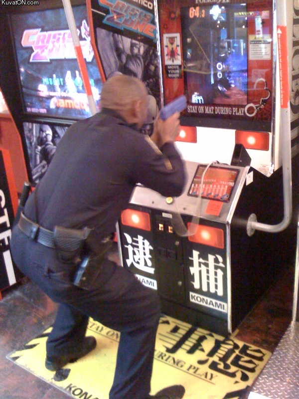 arcade_cops.jpg