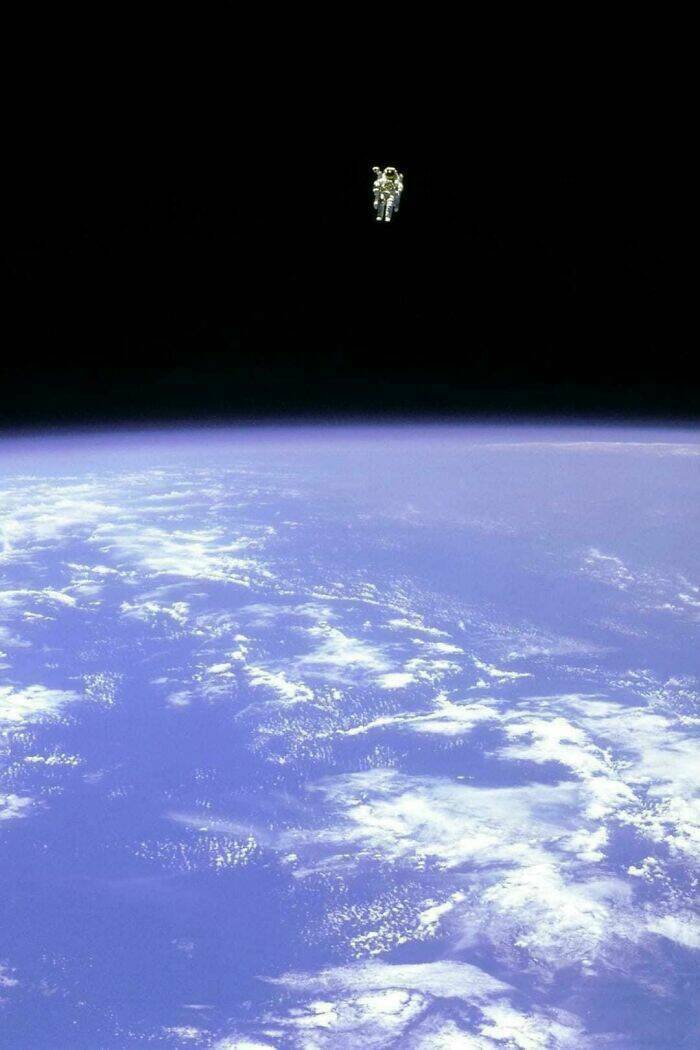 astronaut_bruce_mccandless_ii_floats_completely_untethered.jpg