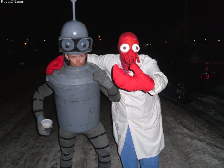 bender_and_zoidberg_costumes.jpg