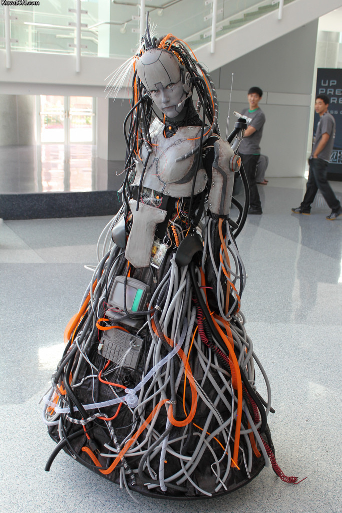 blizzcon_costume_winner_starcraft_terran_adjutant.jpg