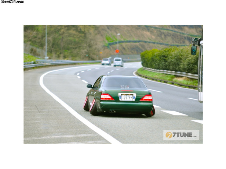 car_tuning_in_japan.jpg