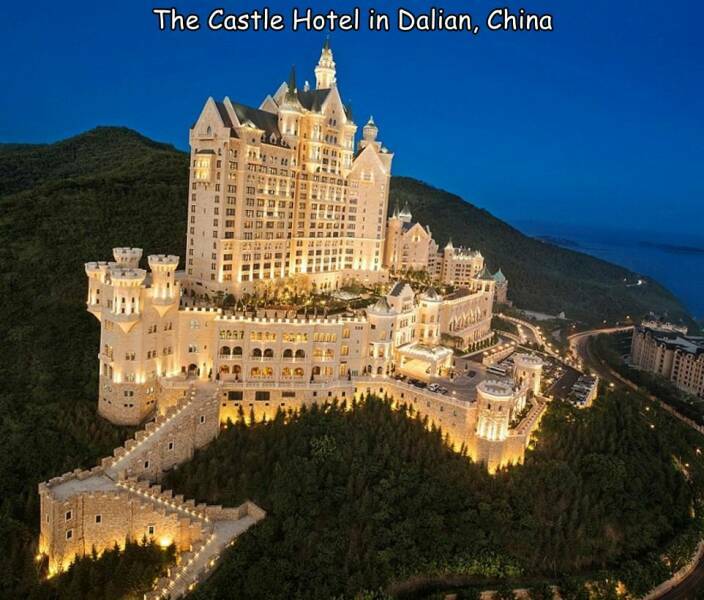castle_hotel_2.jpg