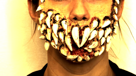 creepy_halloween_makeup.gif