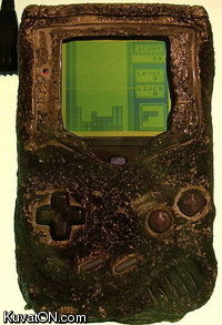 game_boy_damaged_in_the_gulf_war.jpg