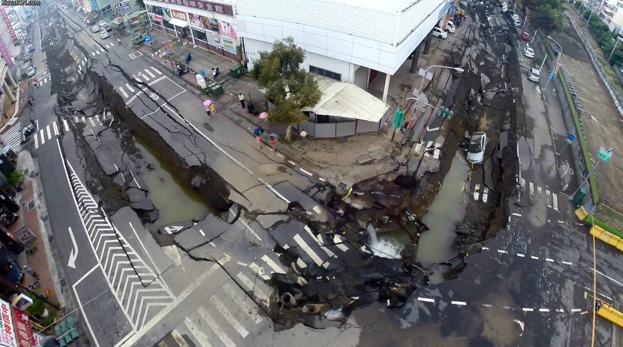 gaoxiong_taiwan_after_the_gas_explosions.jpg
