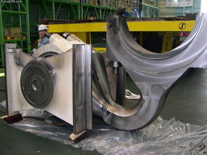 huge_connecting_rod.jpg