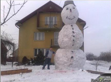 huge_snowman.jpg