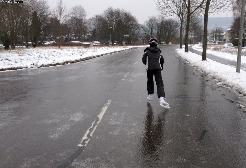 icy_roads_in_germany.jpg