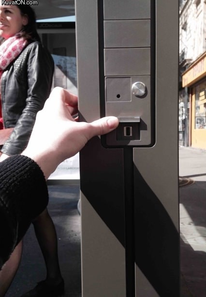 in_paris_bus_shelters_have_built_in_usb_ports_so_you_can_charge_your_phone_while_waiting_for_the_bus.jpg