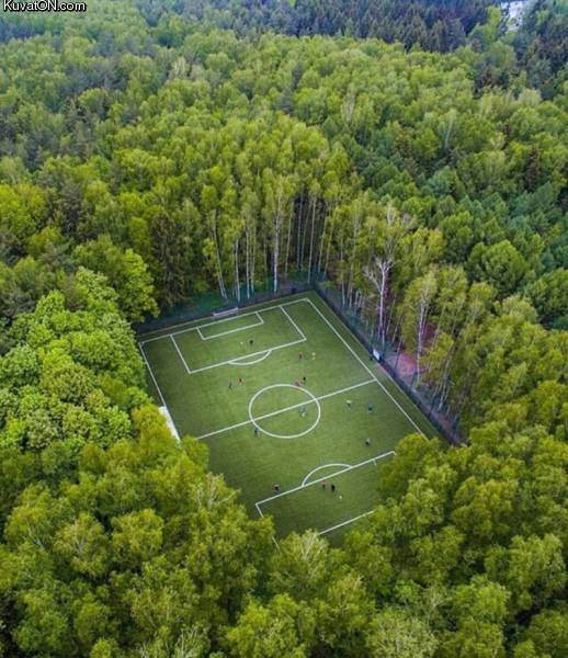 jalkapallokentta_venajalla.jpg