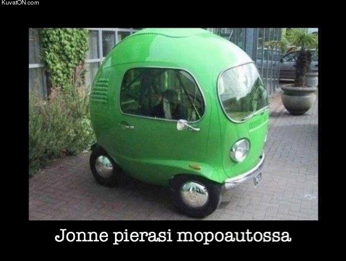 jonne_ja_mopoauto.jpg
