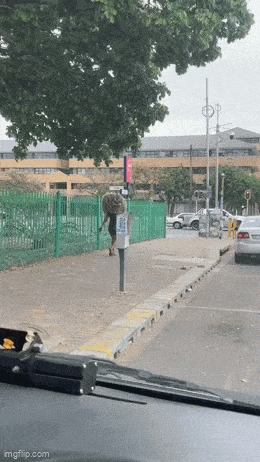 kampaamolta_tulossa.gif