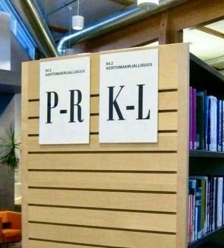 kirjastossa2.jpg