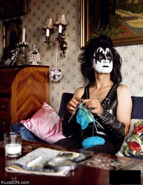 kiss_fan.jpg