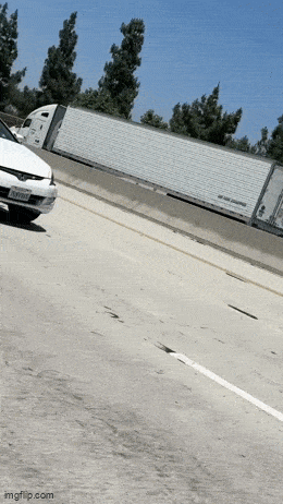korjaamolle_3.gif