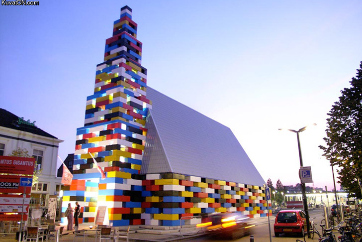 lego_church2.jpg