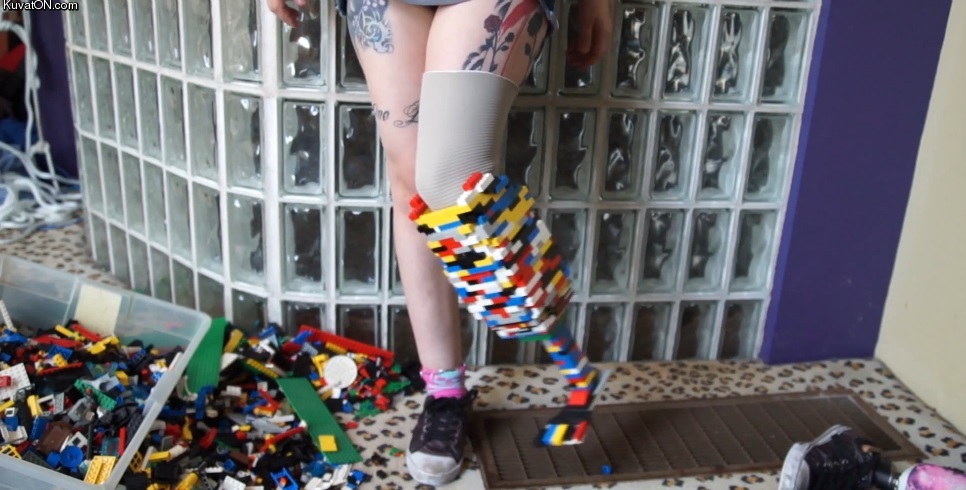 lego_leg.jpg