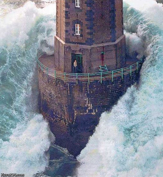 lighthouse.jpg