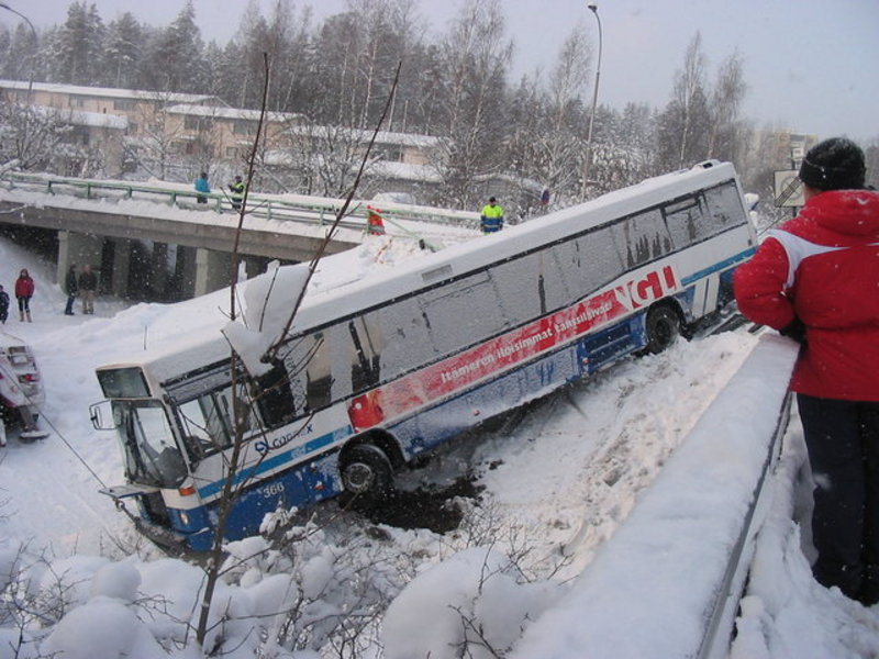 linja-auto_ojassa_vantaa_29.1.2005_klo_10.jpg