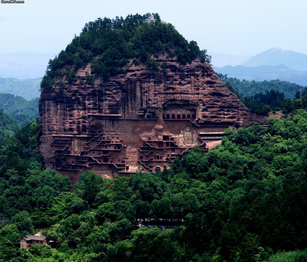 maijishan_grottoes_china.jpg