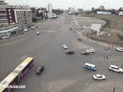 major_intersection_in_ethiopia_with_no_traffic_signals.gif