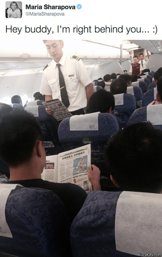 maria_sharapova_trolls_passenger_reading_about_her.jpg