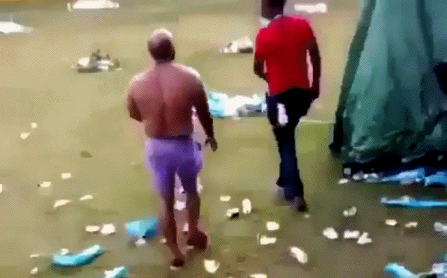 Главарь Ударил Член