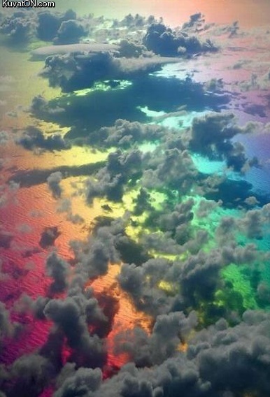 rainbow_effect_over_ocean.jpg
