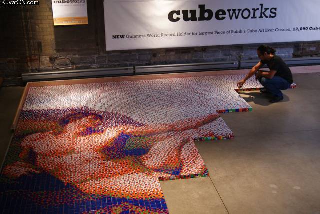 rubikinkuutioilla_taidetta.jpg