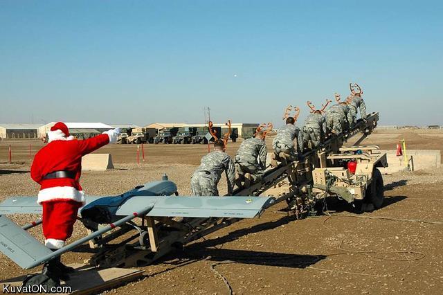 santa_in_iraq.jpg