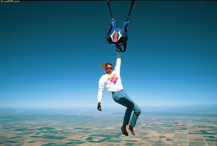 skydiving_im_so_cool_i_dont_even_need_shoes.jpg