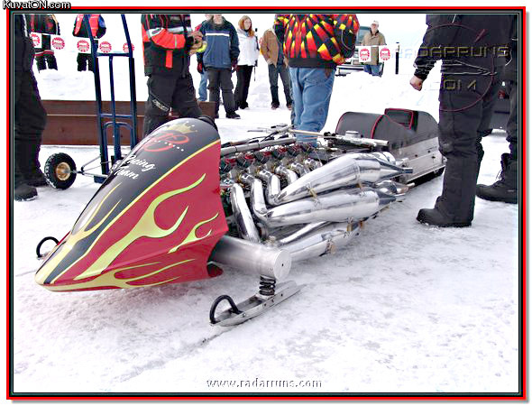 snowmobile3.jpg