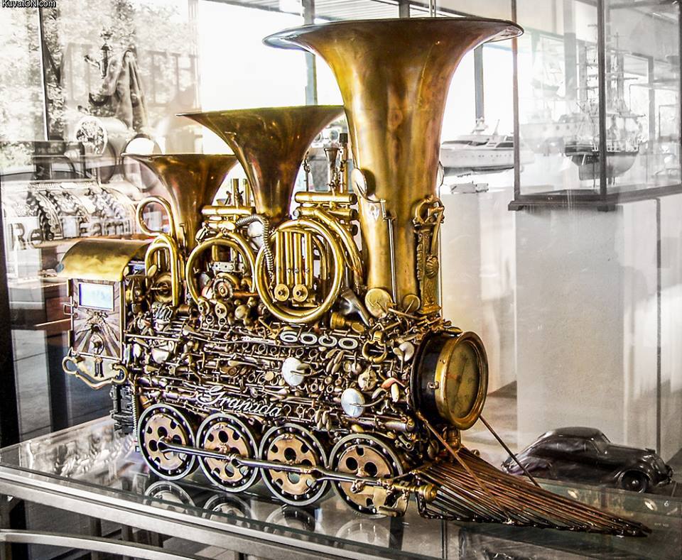 steampunk_locomotive.jpg