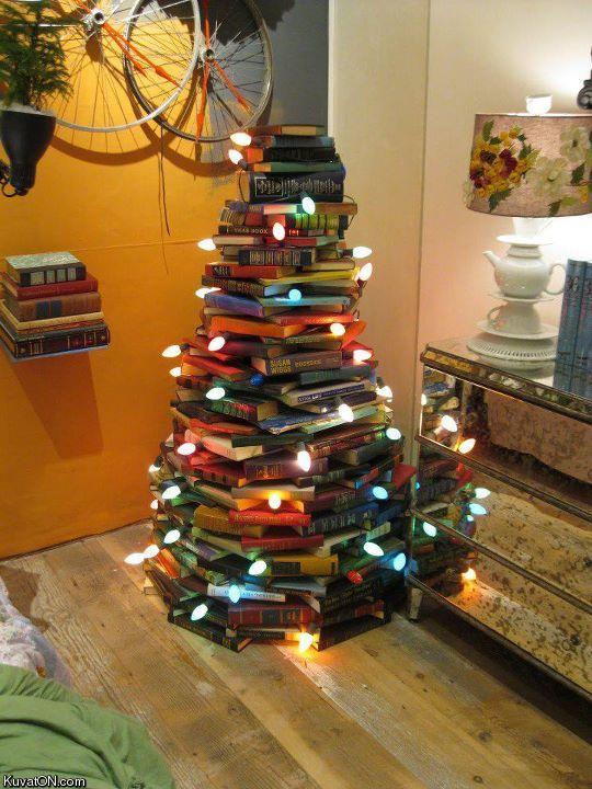 students_christmas_tree.jpg