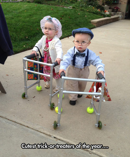 the_cutest_trick_or_treaters.jpg