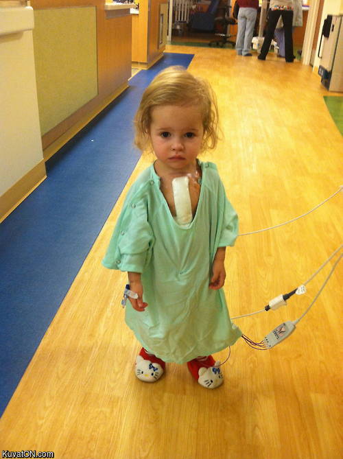 this_beautiful_little_girl_had_open_heart_surgery_less_than_24_hours_before_this_photo_was_taken.jpg
