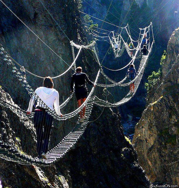 tibetan_bridge_in_claviere_piedmont_italy.jpg