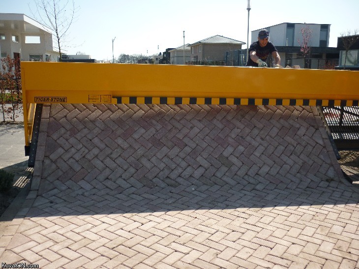 tiger_stone_brick_laying_machine.jpg