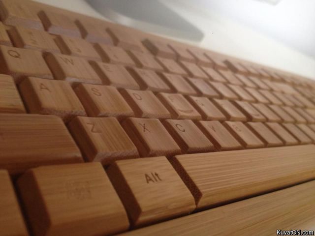 wooden_keyboard.jpg