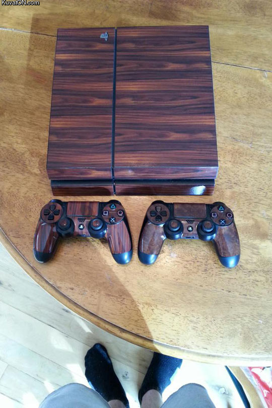 wooden_playstation_4.jpg
