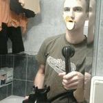 duckface_bathroom_mirror_phone_pic.jpg