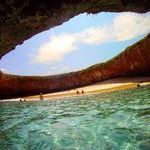 hidden_beach_marieta_islands_mexico.jpg