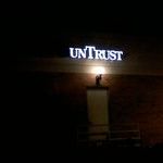 suntrust_bank_sign_failure.jpg